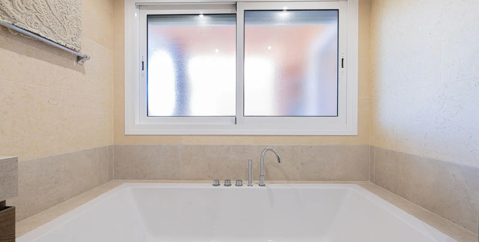 Venta de ático dúplex en Nueva Andalucía 29