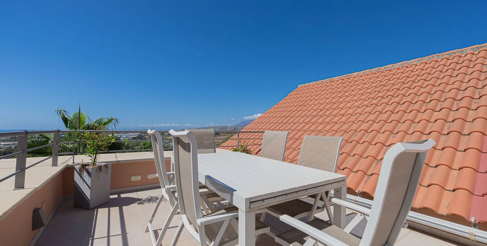 Venta de ático dúplex en Nueva Andalucía 35