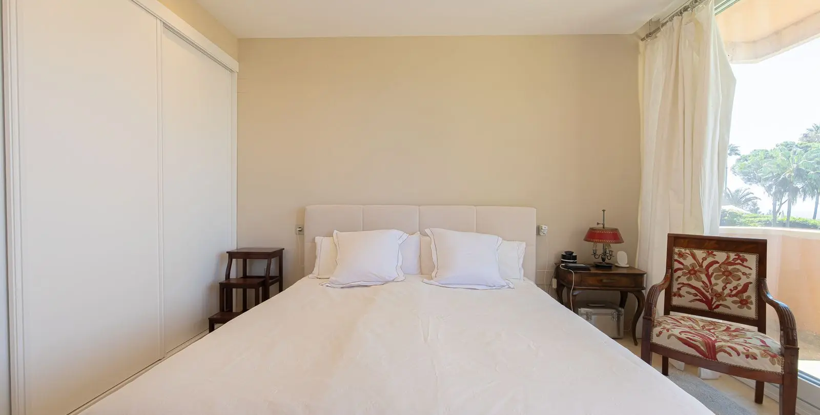 Venta de ático dúplex en Nueva Andalucía 41