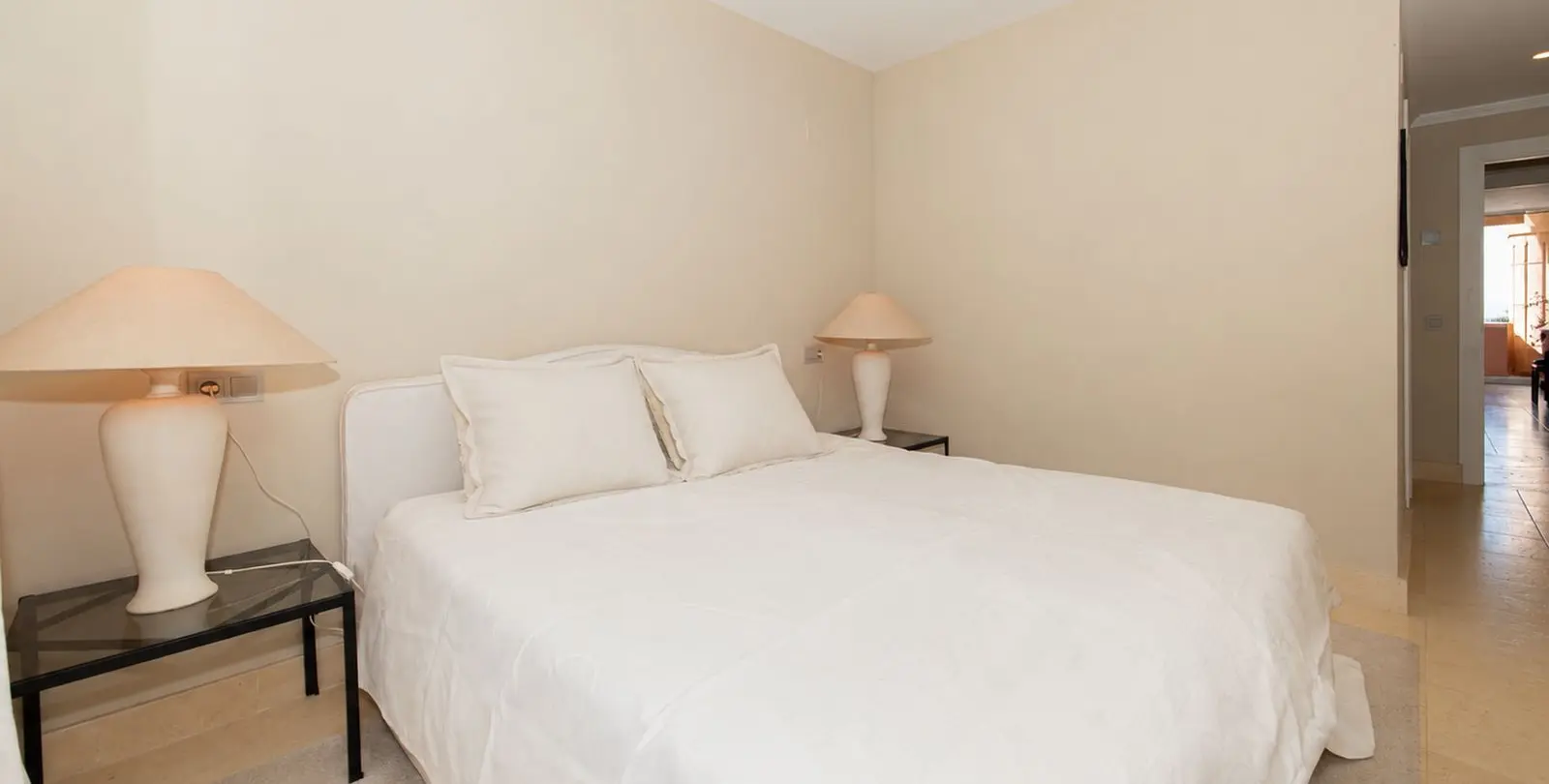 Venta de ático dúplex en Nueva Andalucía 48