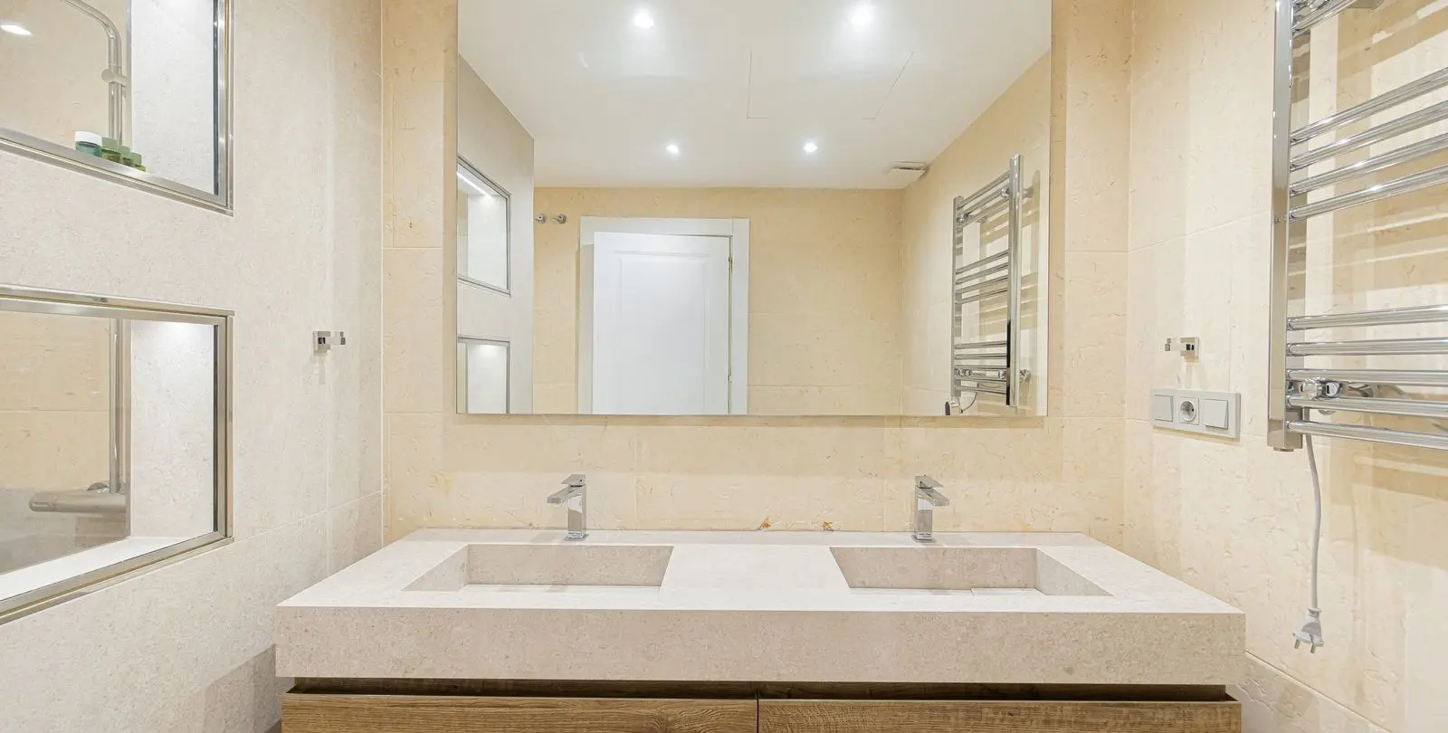 Venta de ático dúplex en Nueva Andalucía 53
