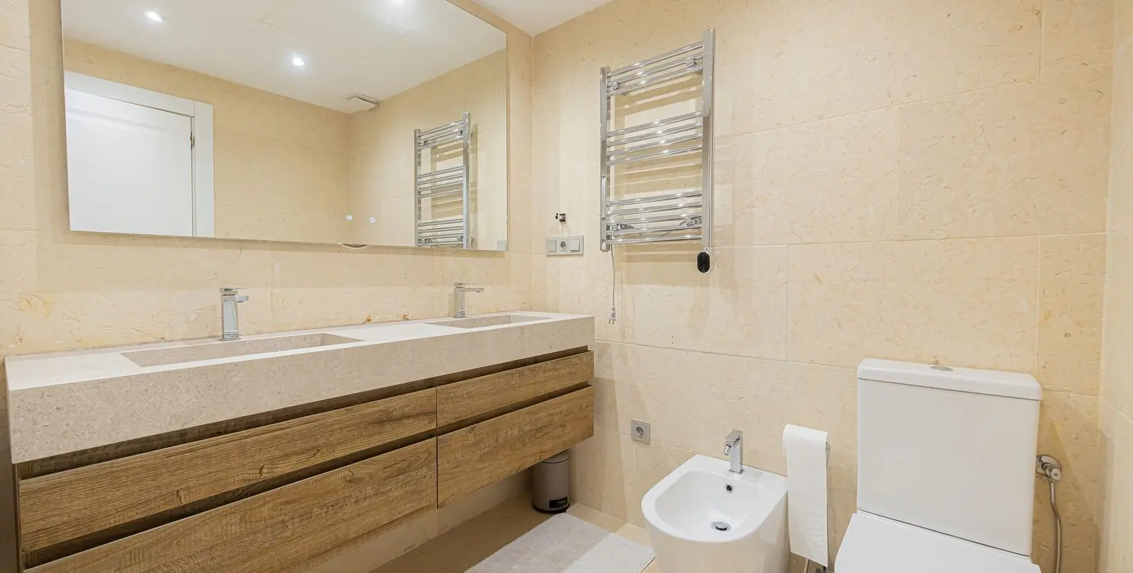 Venta de ático dúplex en Nueva Andalucía 54