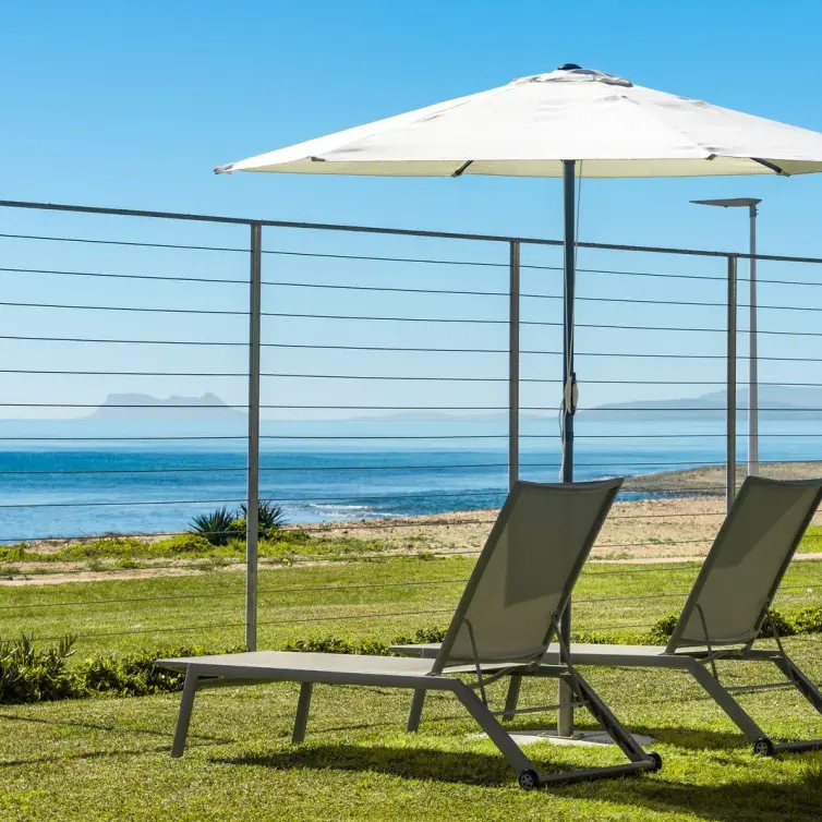 Venta de apartamento en planta media en New Golden Mile
