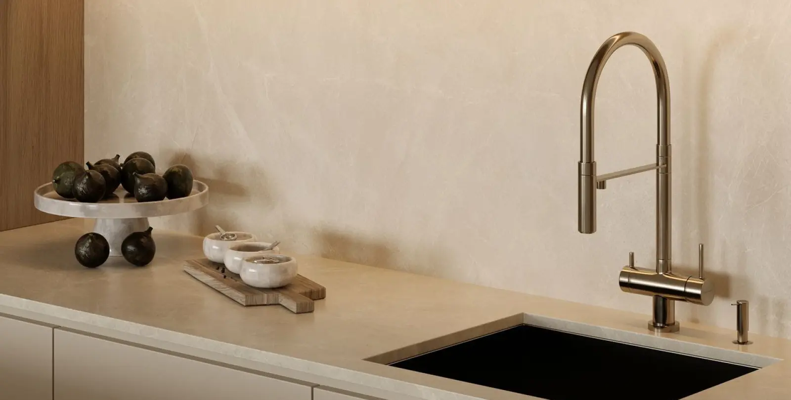 Venta de apartamento en planta media en New Golden Mile 22