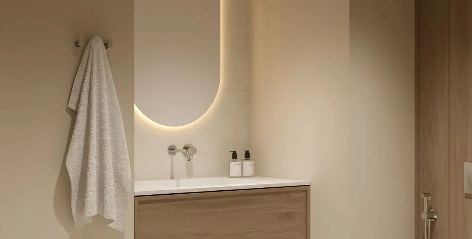 Venta de apartamento en planta media en New Golden Mile 37