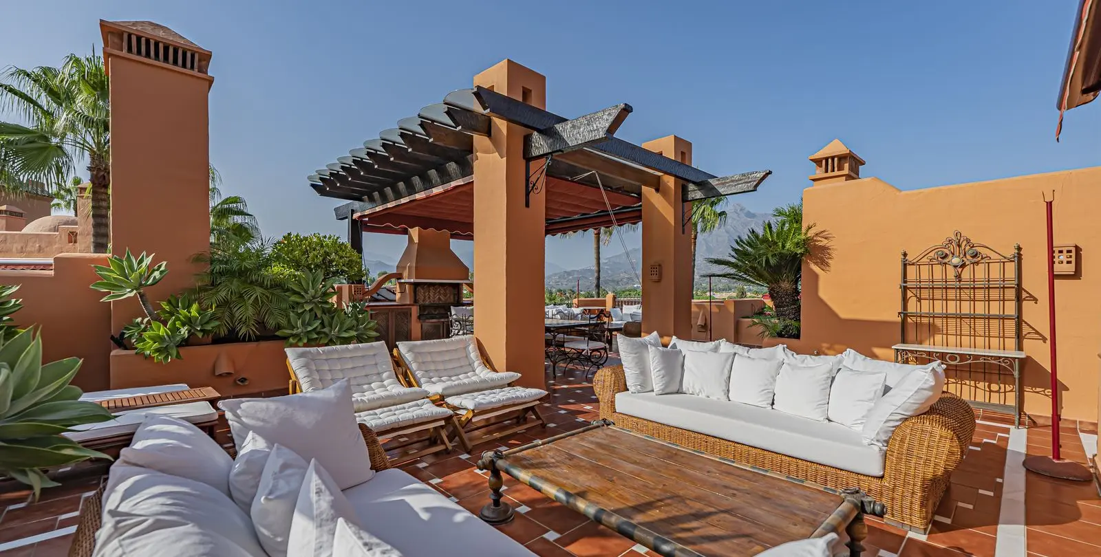 Venta de ático en Puerto Banús 1