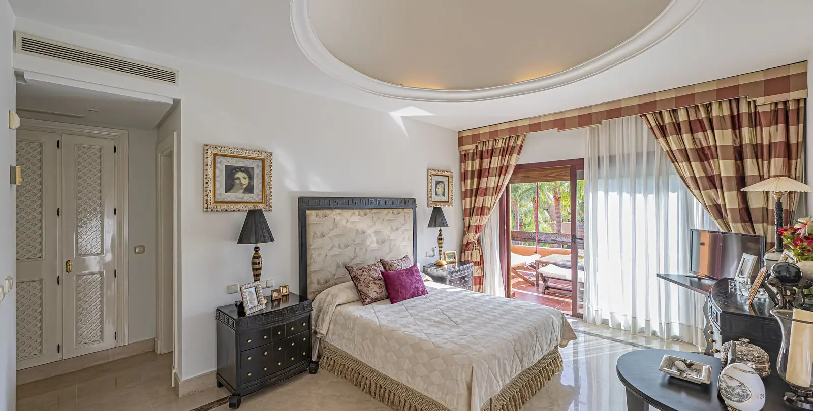 Venta de ático en Puerto Banús 4