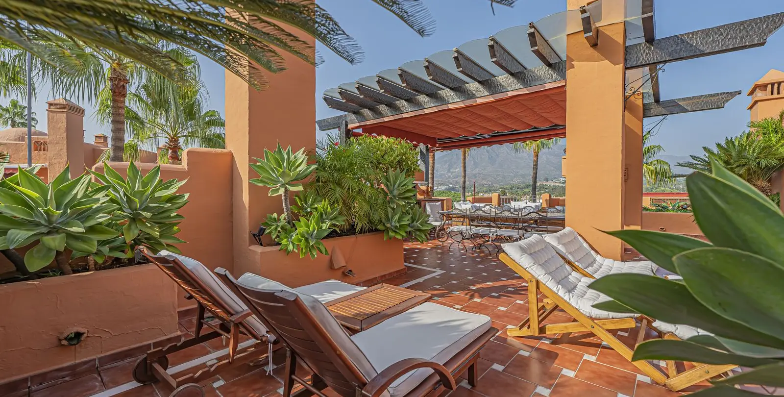 Venta de ático en Puerto Banús 10