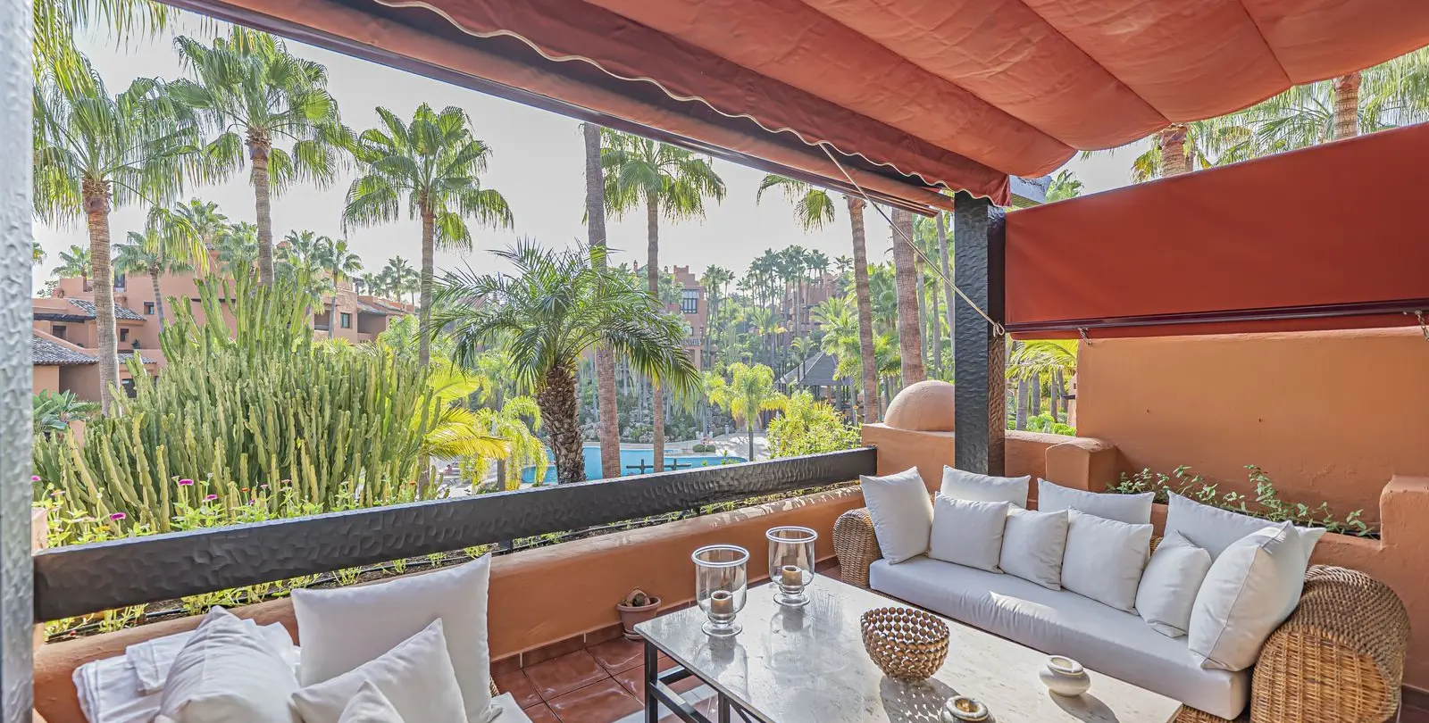 Venta de ático en Puerto Banús 25