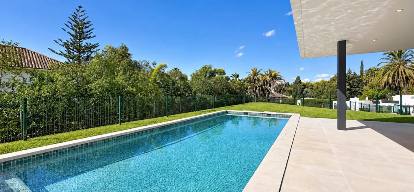 Venta de villa independiente en Nagüeles 1