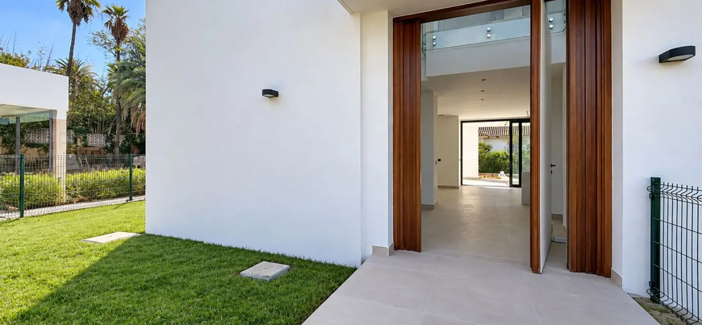 Venta de villa independiente en Nagüeles 3