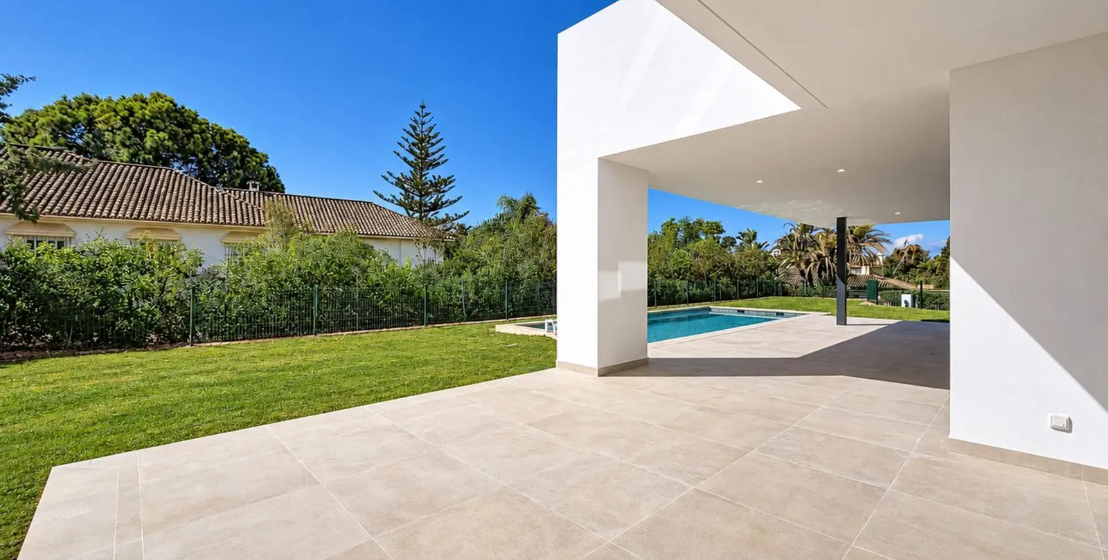 Venta de villa independiente en Nagüeles 10