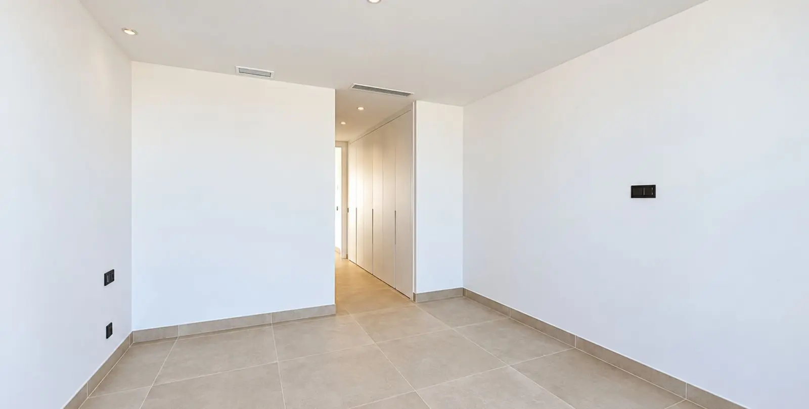 Venta de villa independiente en Nagüeles 16