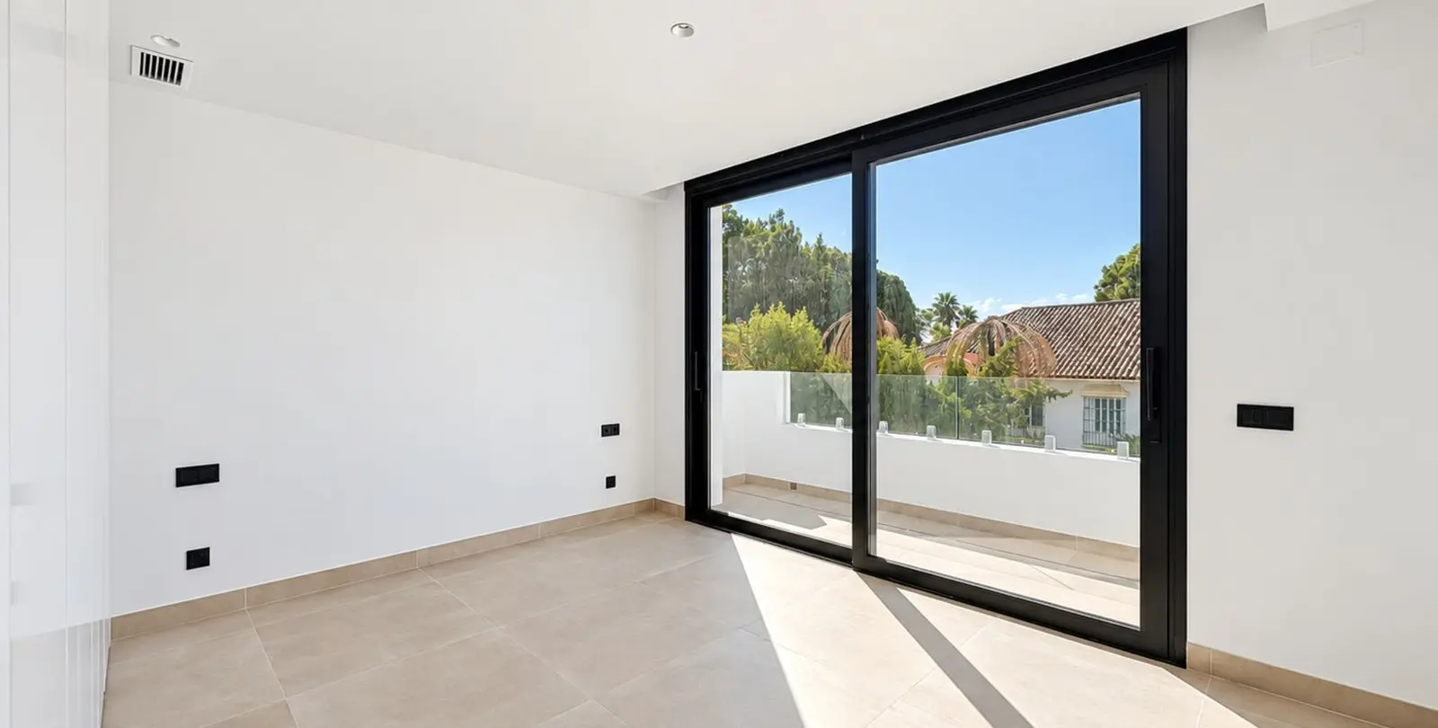 Venta de villa independiente en Nagüeles 24