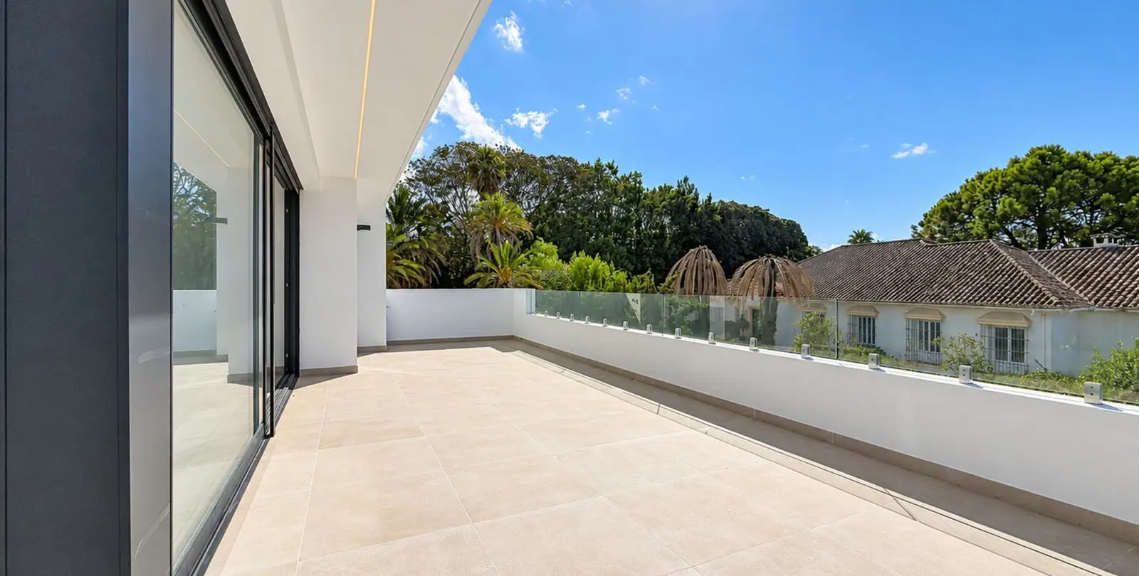 Venta de villa independiente en Nagüeles 26