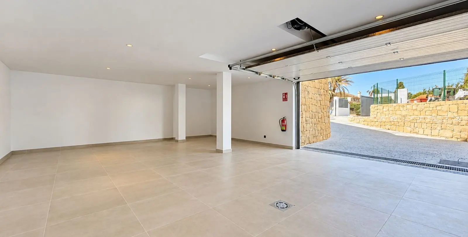 Venta de villa independiente en Nagüeles 36