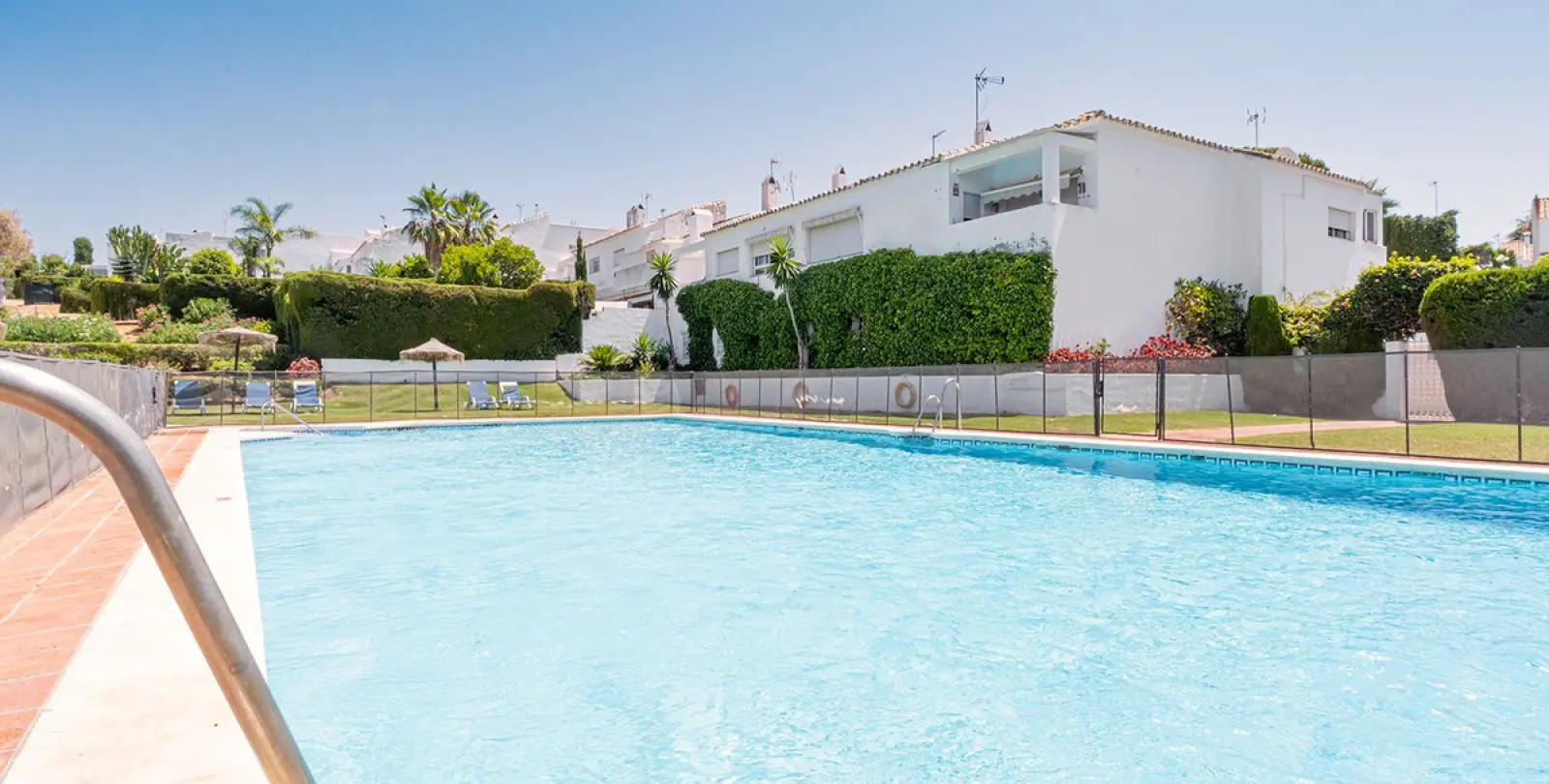 Alquiler a largo plazo de casa pareada en Atalaya 41