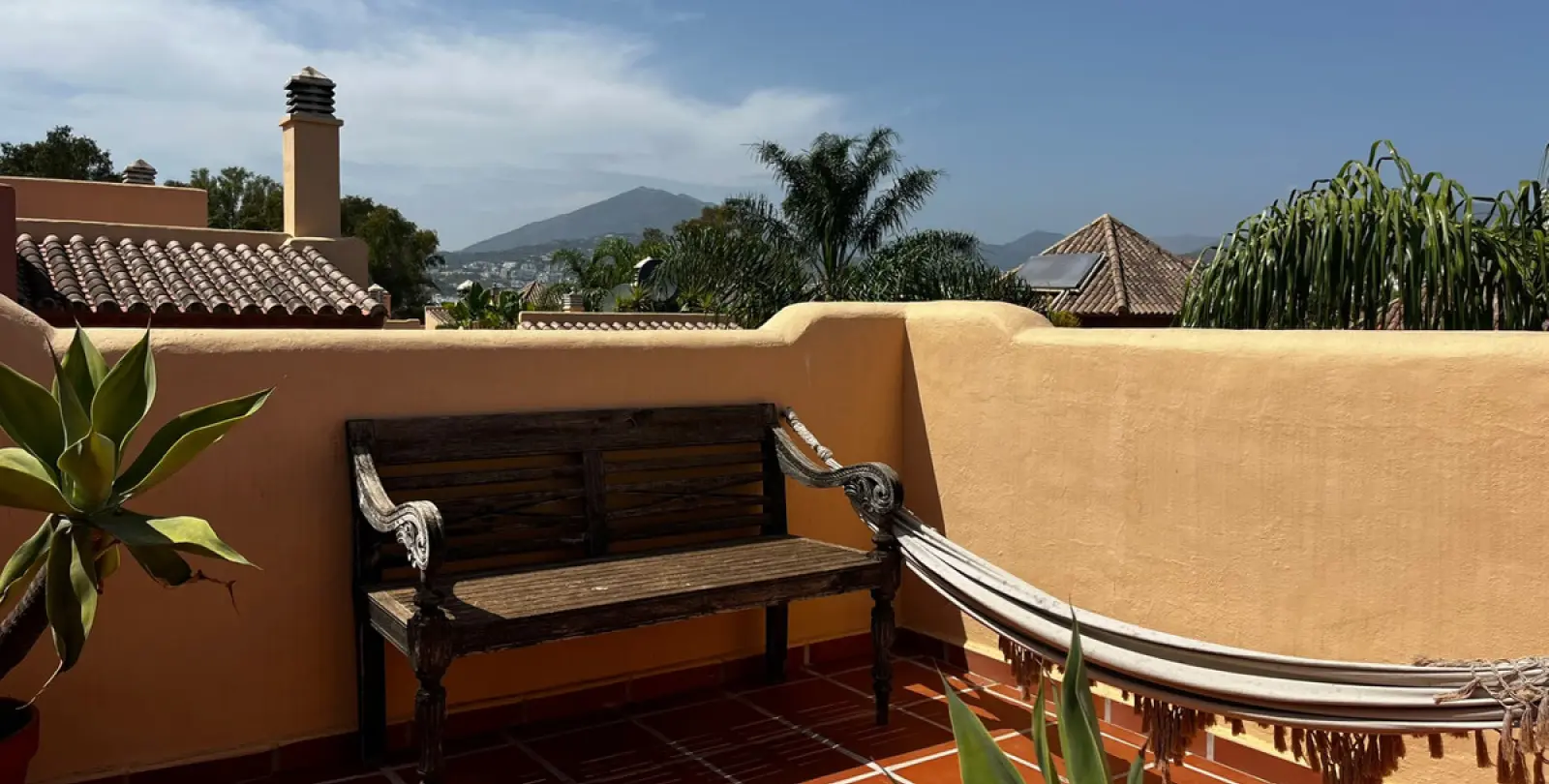 Long-term rent of townhouse in Nueva Andalucía 2