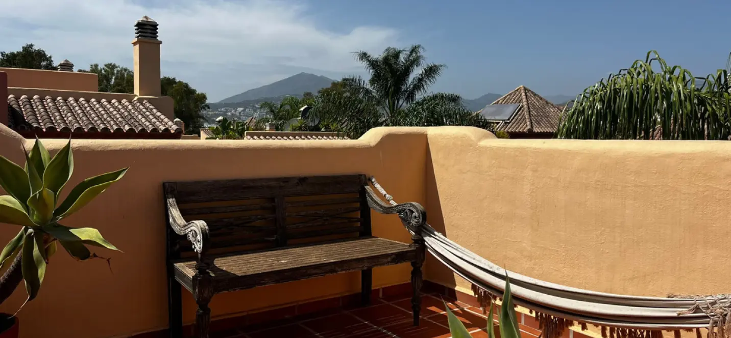 Long-term rent of townhouse in Nueva Andalucía 1