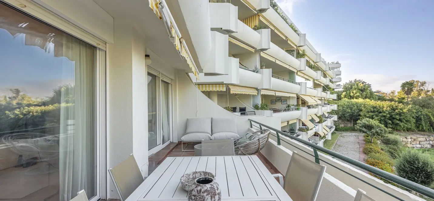 Sale of middle floor apartment in Guadalmina Alta 3