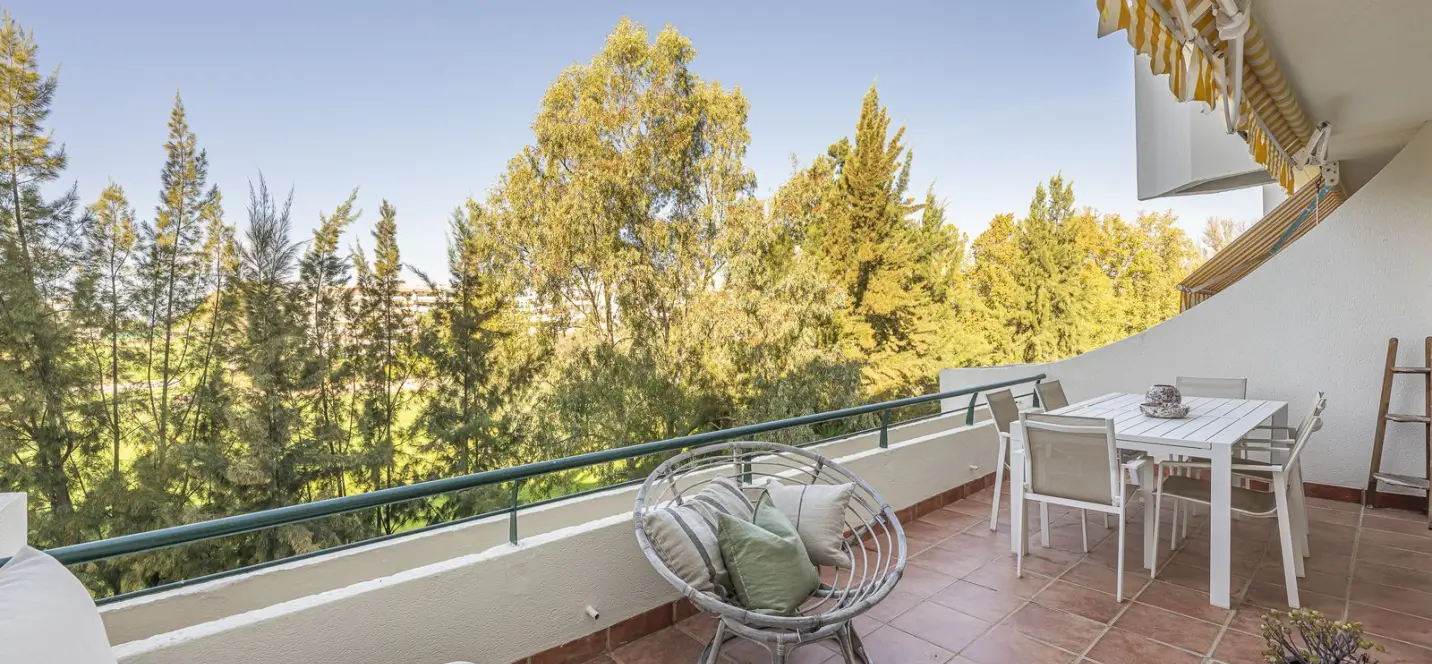 Sale of middle floor apartment in Guadalmina Alta 4