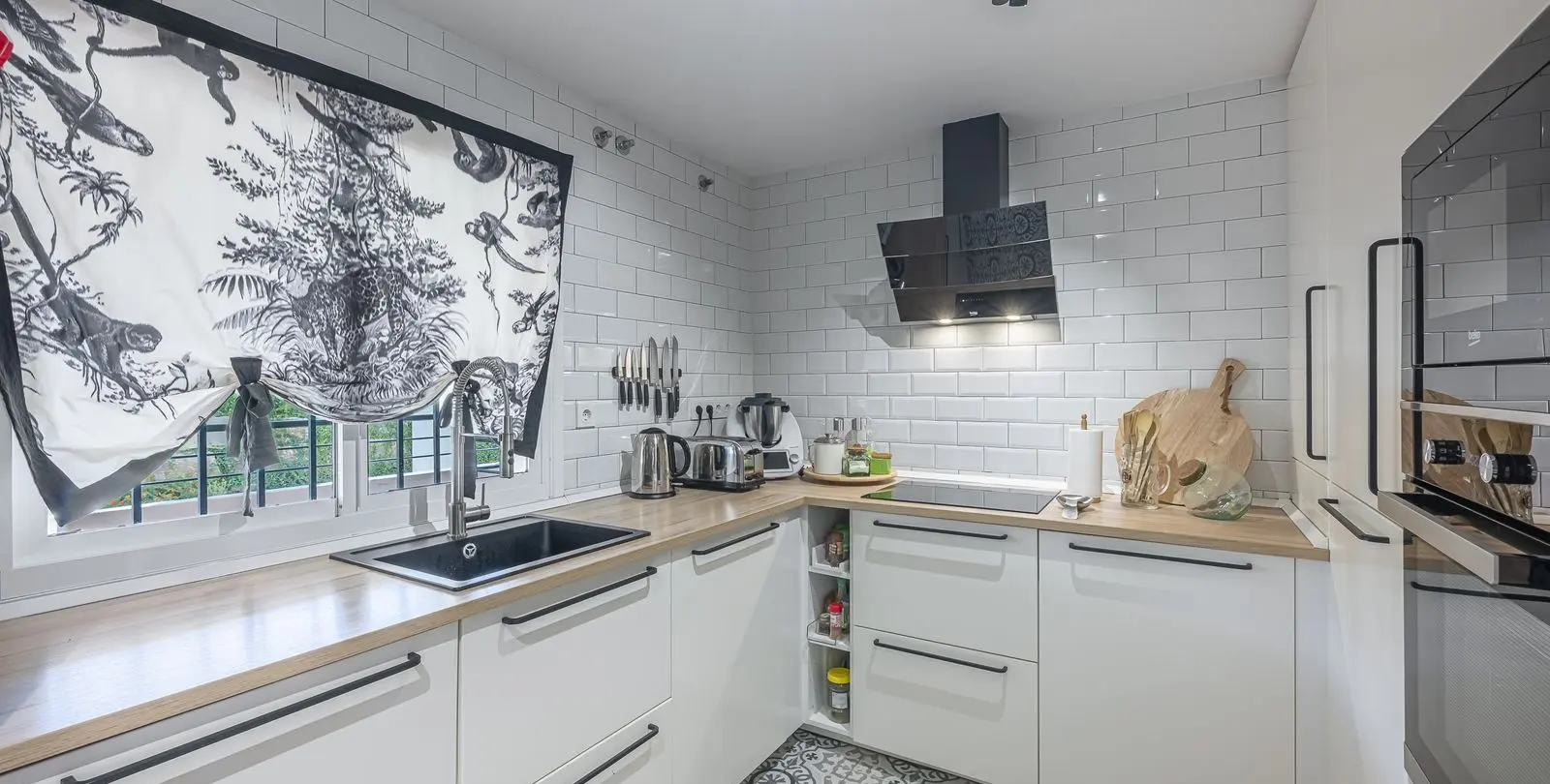 Sale of middle floor apartment in Guadalmina Alta 15