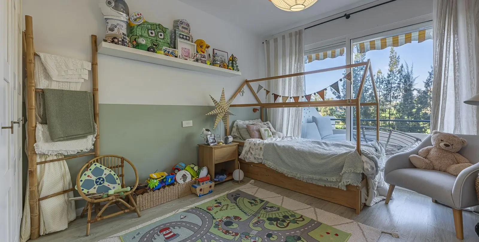 Sale of middle floor apartment in Guadalmina Alta 25