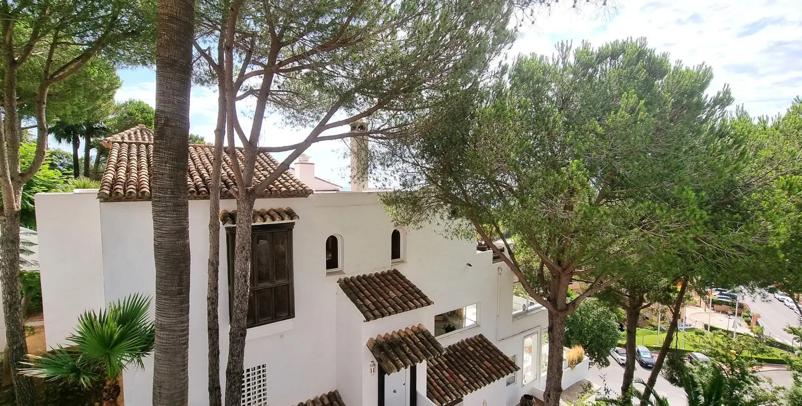 Sale of middle floor apartment in La Mairena 4