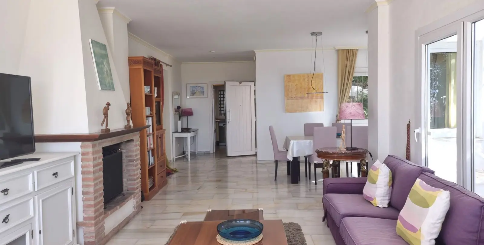 Sale of middle floor apartment in La Mairena 5