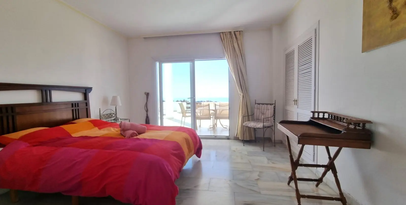 Sale of middle floor apartment in La Mairena 14