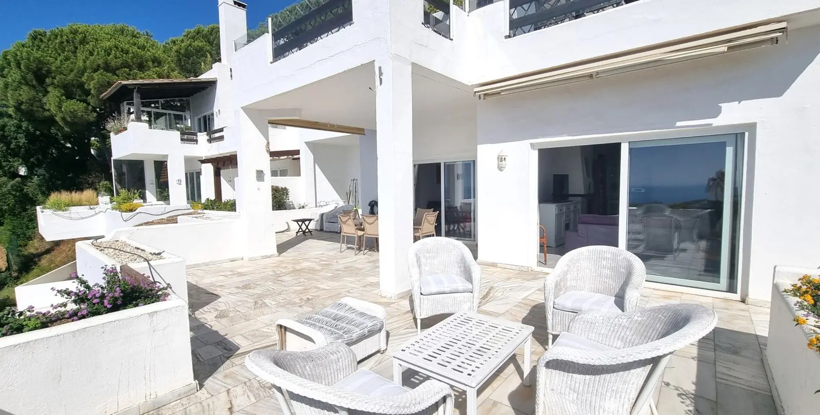 Sale of middle floor apartment in La Mairena 20