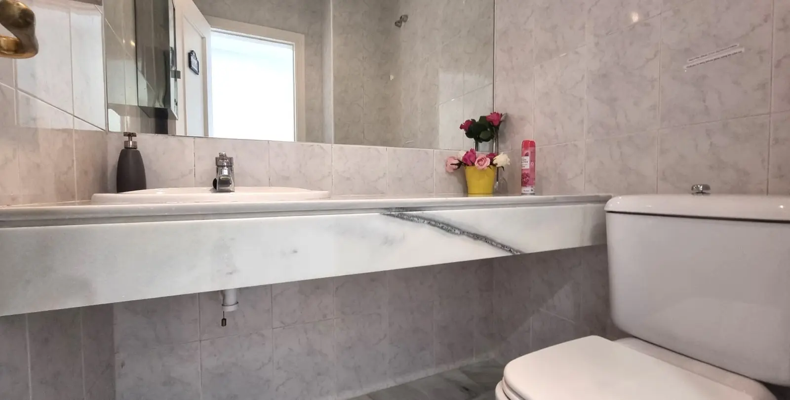 Sale of middle floor apartment in La Mairena 25