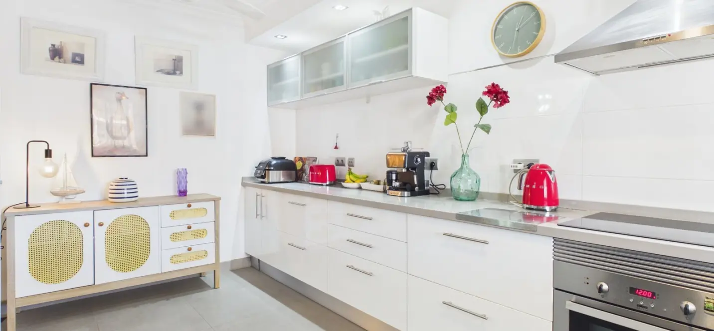 Sale of townhouse in Estepona 2
