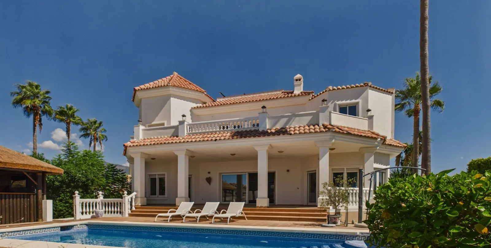 Sale of detached villa in Benahavís 2