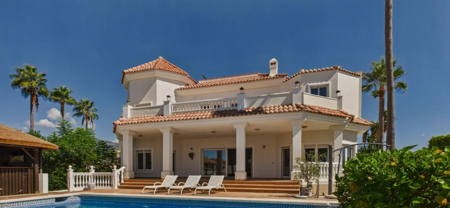 Sale of detached villa in Benahavís 1