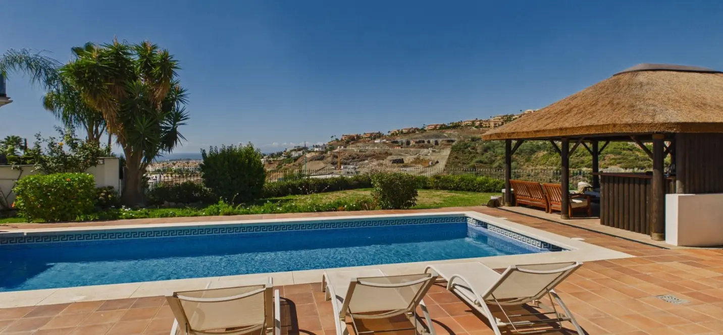 Sale of detached villa in Benahavís 2