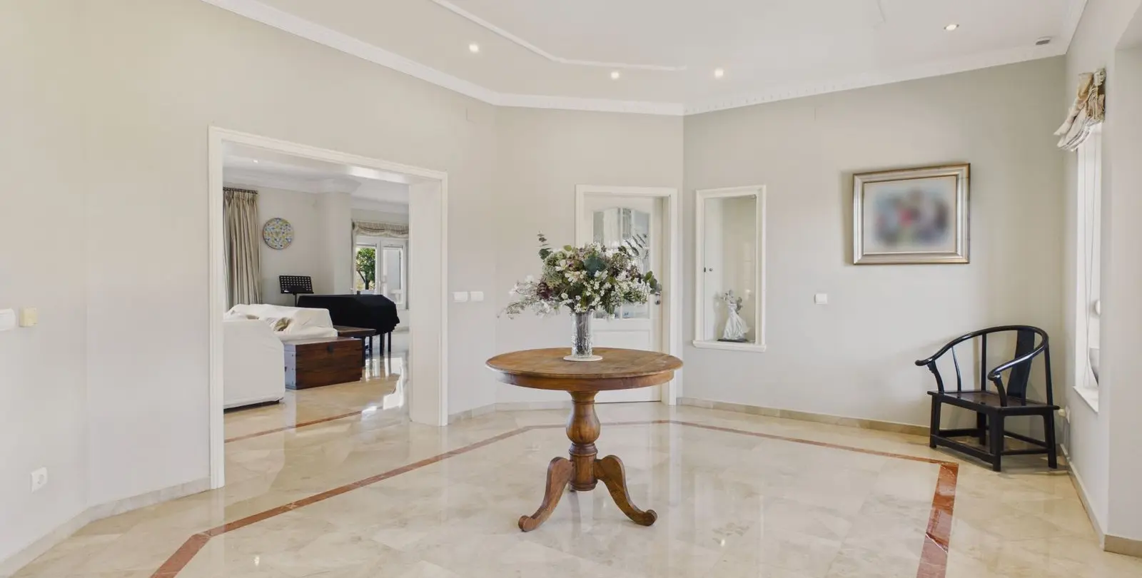 Sale of detached villa in Benahavís 11