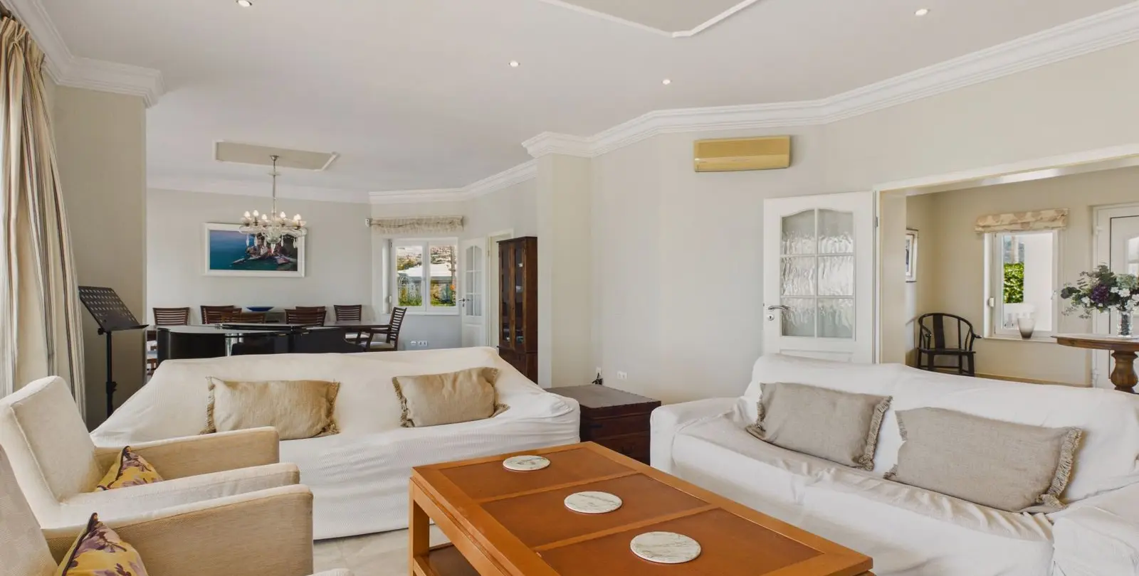Sale of detached villa in Benahavís 13
