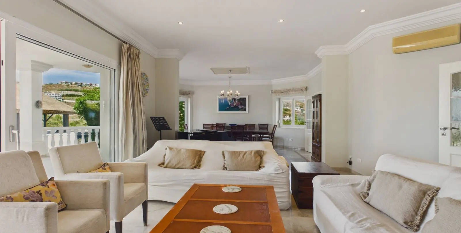 Sale of detached villa in Benahavís 16