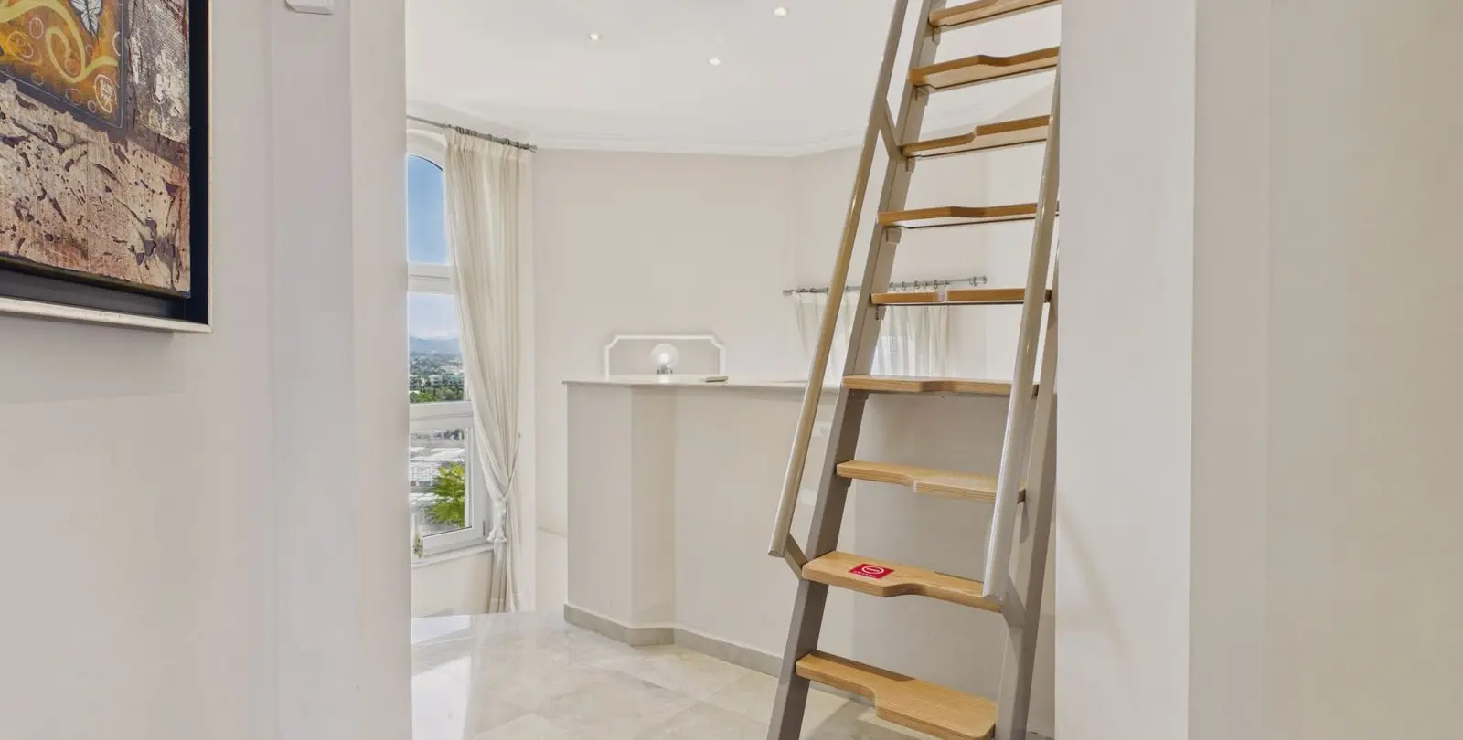 Sale of detached villa in Benahavís 43