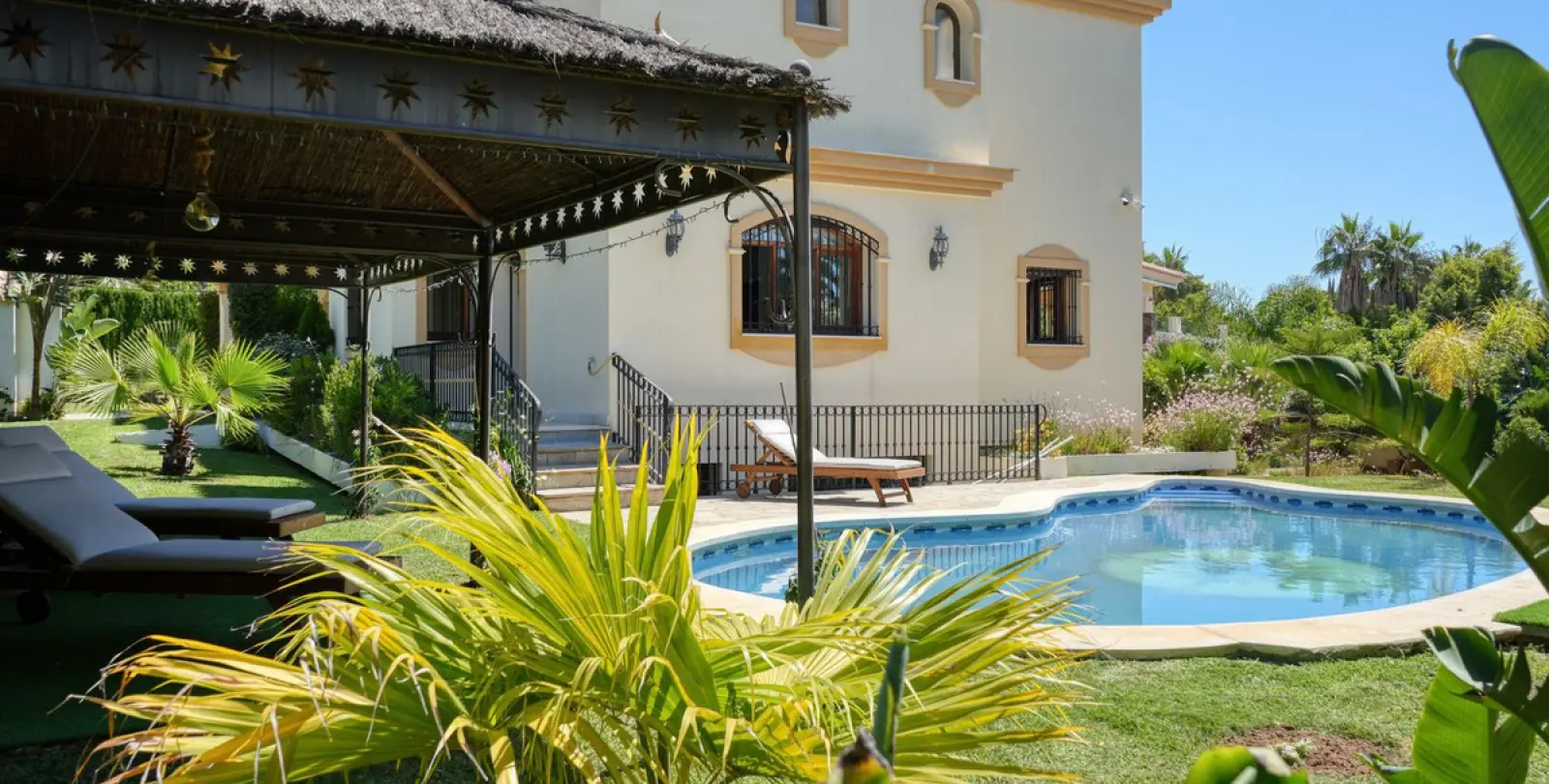 Alquiler a largo plazo de villa independiente en Costabella 1