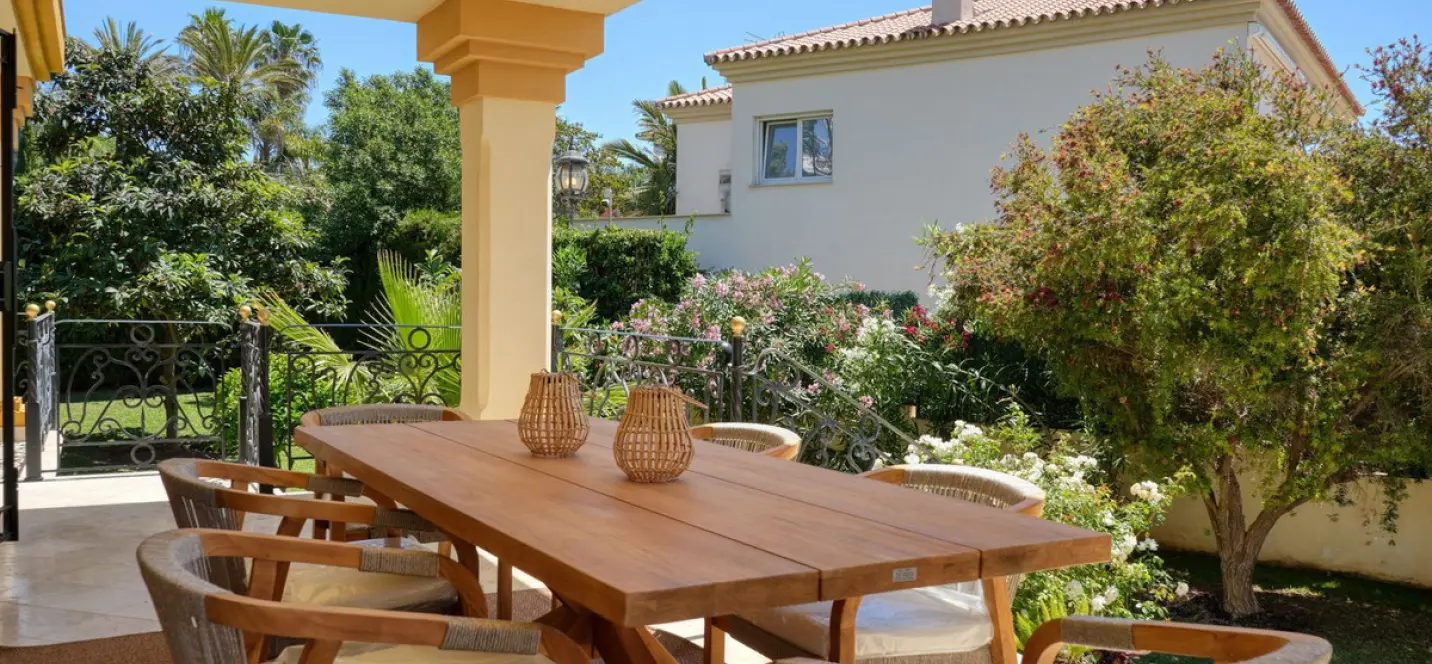 Long-term rent of detached villa in Costabella 2