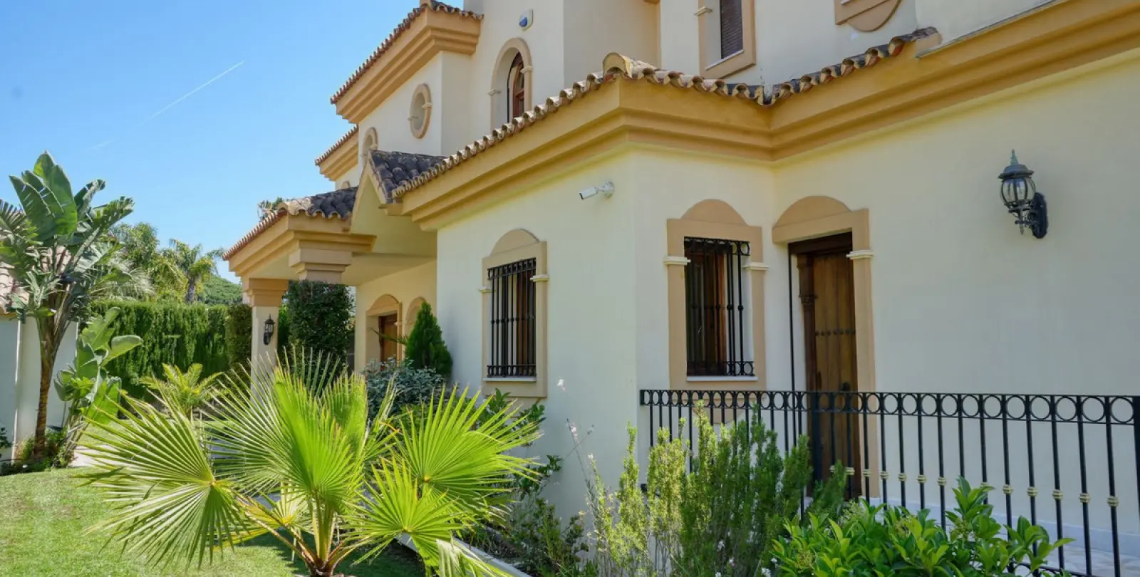 Alquiler a largo plazo de villa independiente en Costabella 27