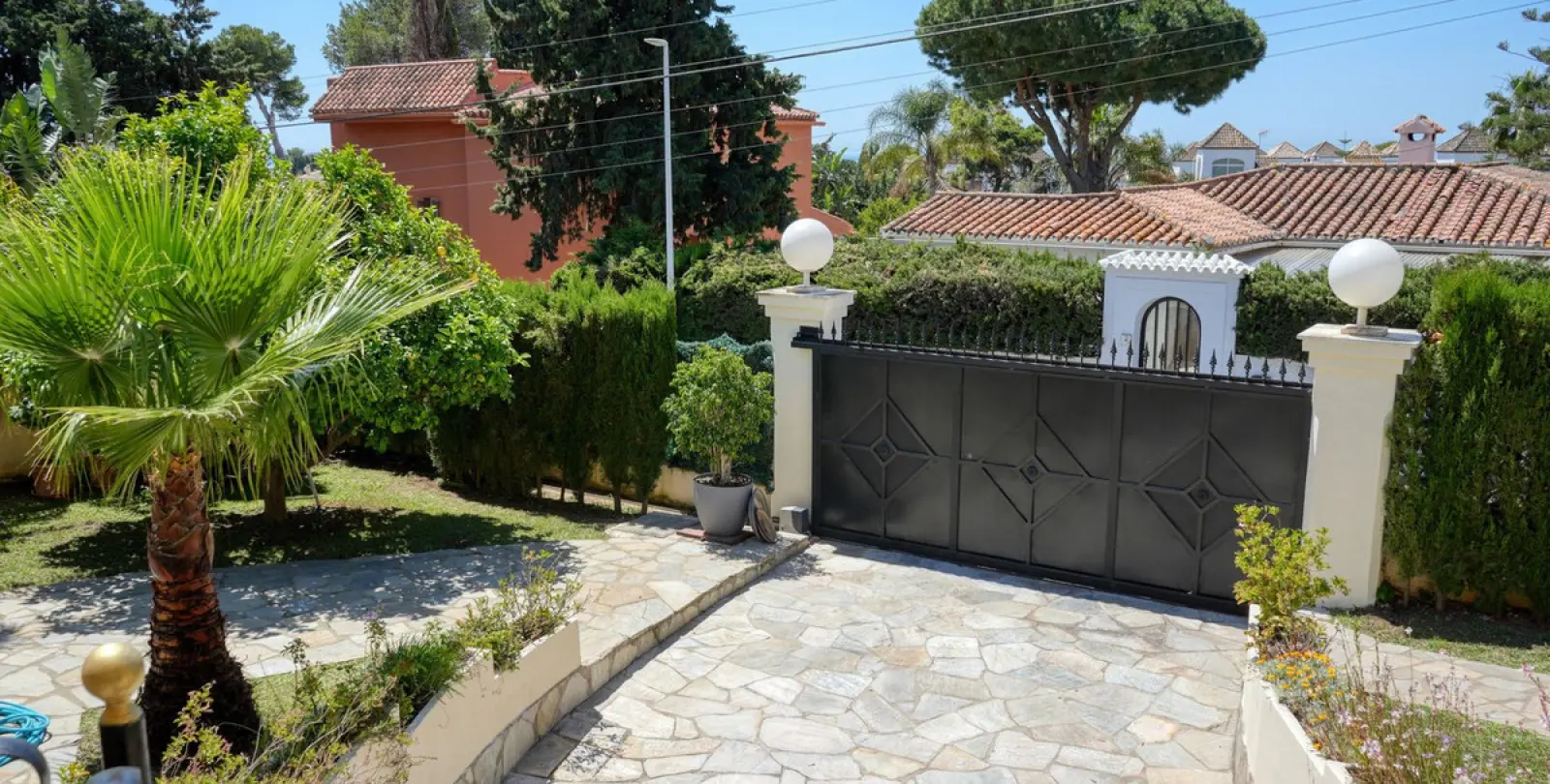 Alquiler a largo plazo de villa independiente en Costabella 30
