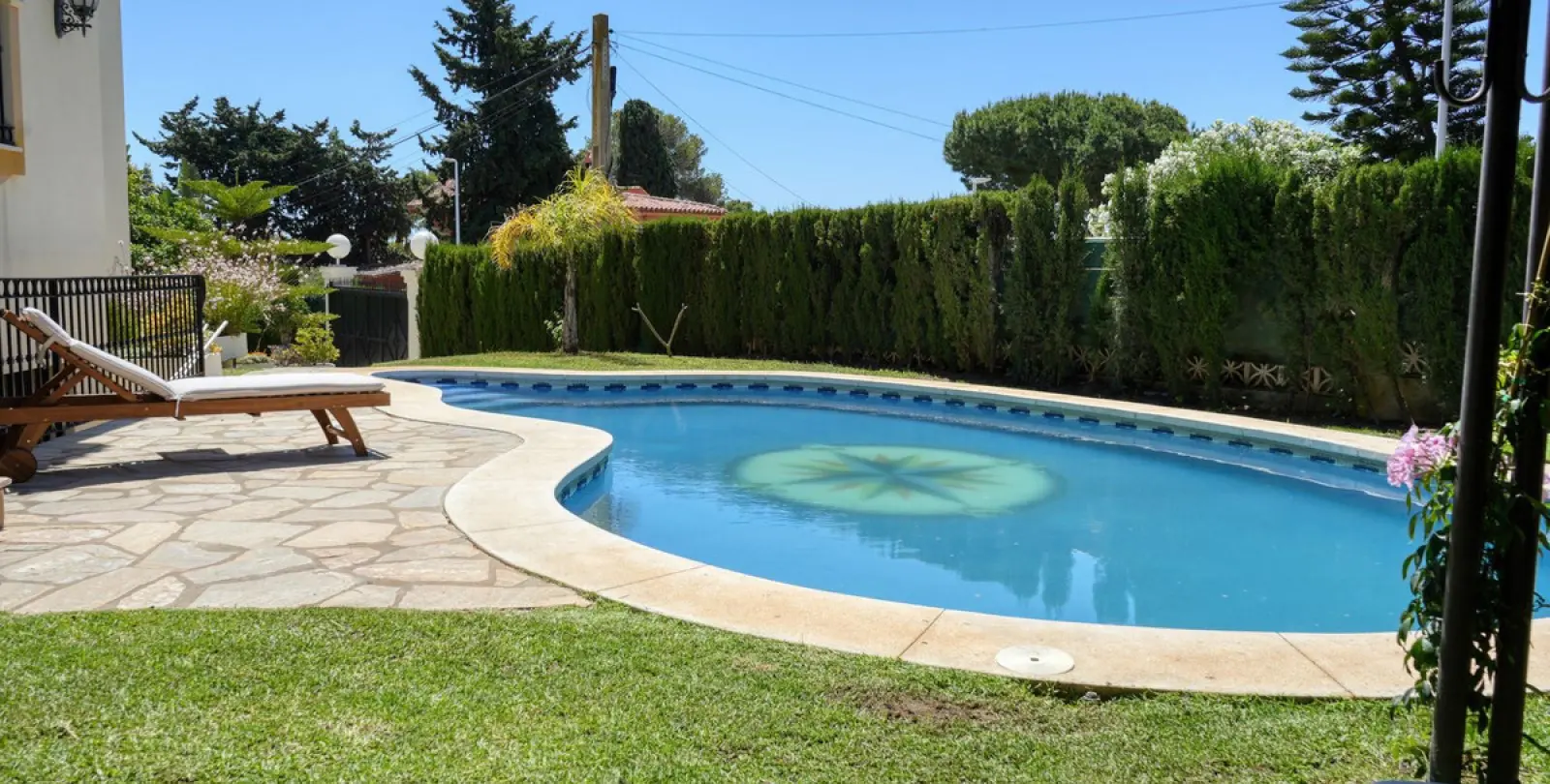 Alquiler a largo plazo de villa independiente en Costabella 40