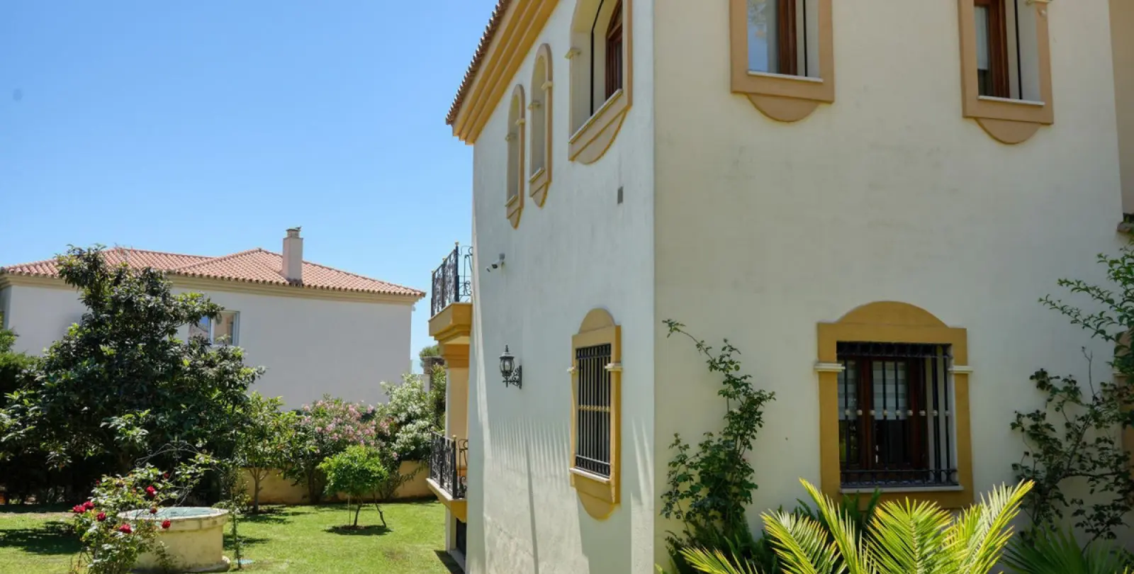 Alquiler a largo plazo de villa independiente en Costabella 45