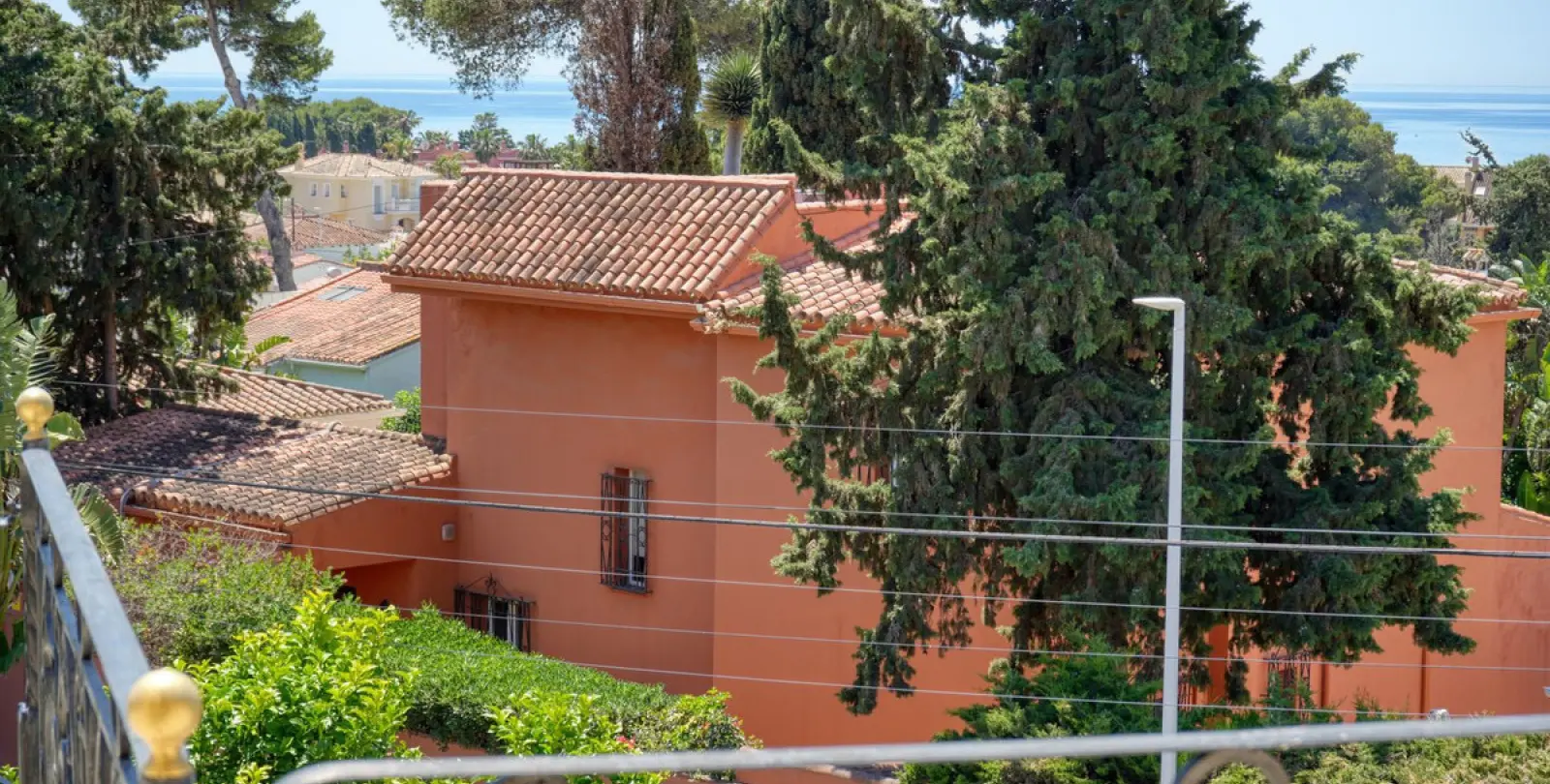 Alquiler a largo plazo de villa independiente en Costabella 53