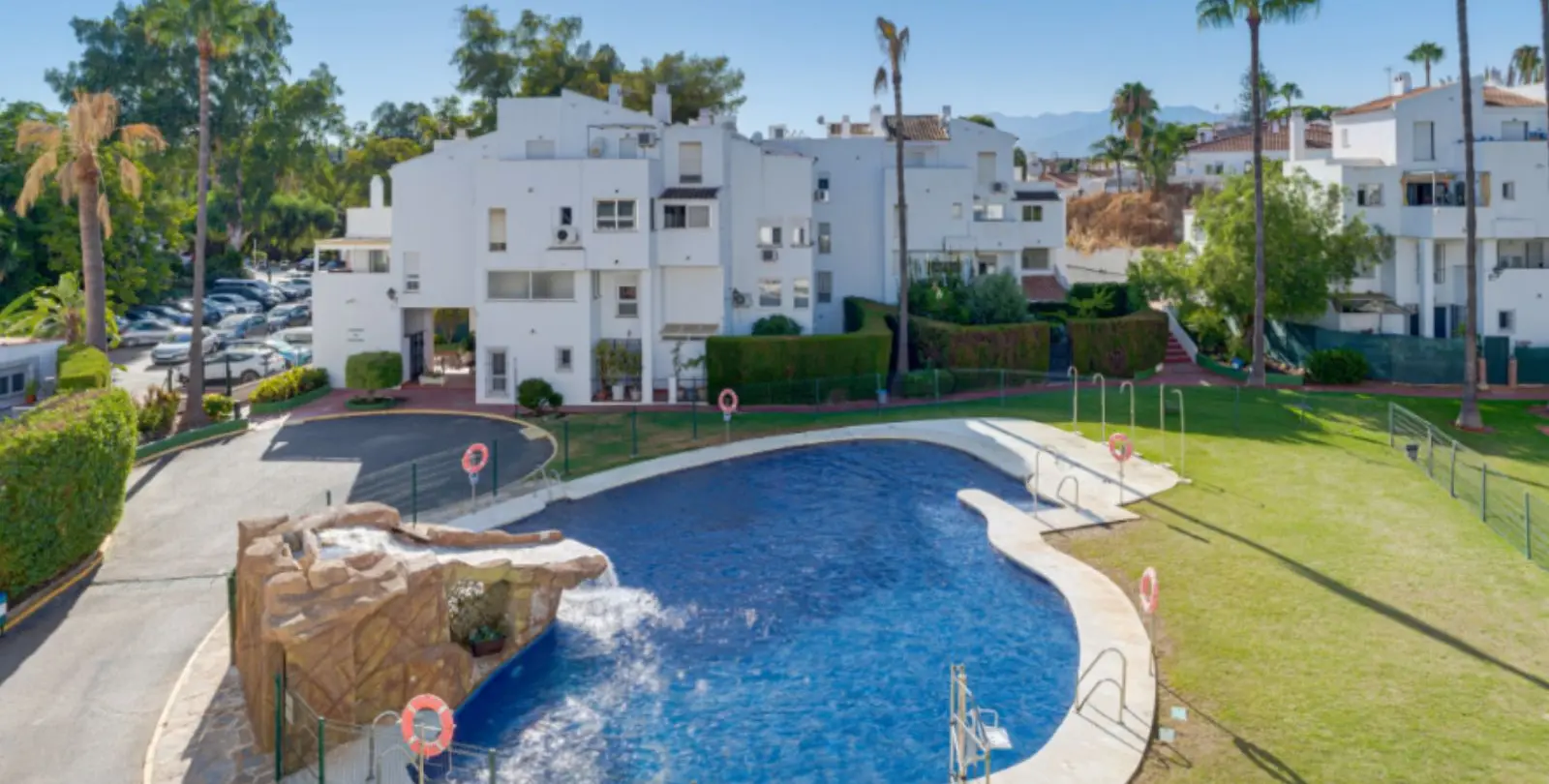 Продажа апартаментов на среднем этаже в Marbella 1