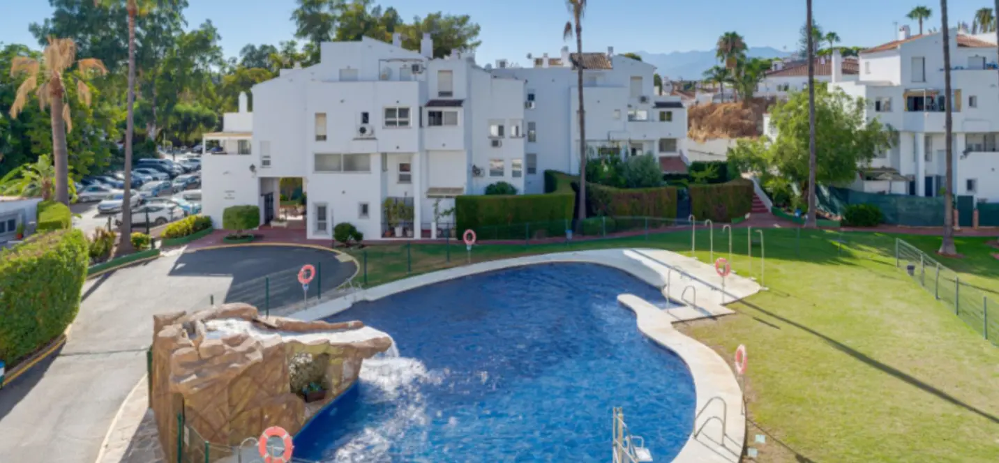 Продажа апартаментов на среднем этаже в Marbella 0