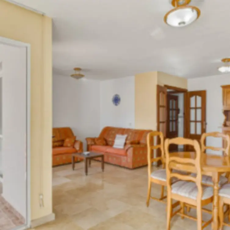 Продажа апартаментов на среднем этаже в Marbella